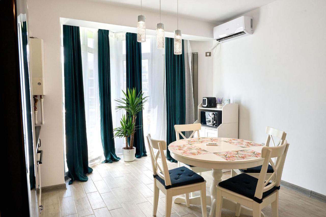 Provence Apartment In Spa N Pool Resort Mamaia Eksteriør bilde
