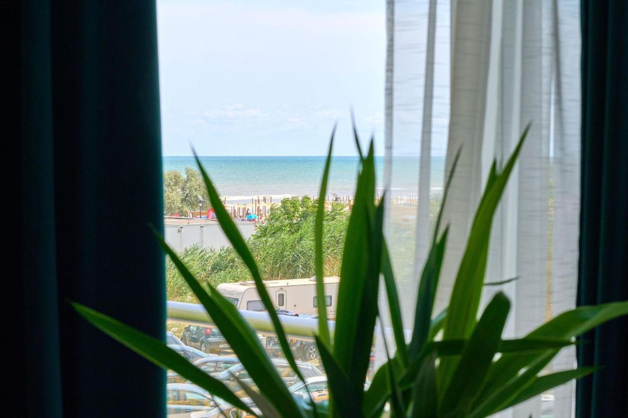 Provence Apartment In Spa N Pool Resort Mamaia Eksteriør bilde